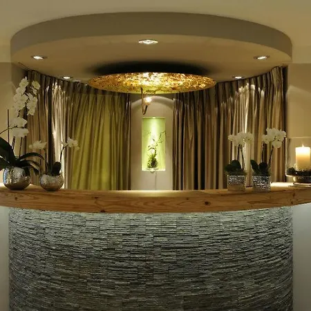 Sleeps 5 Pool Wifi Apartment *