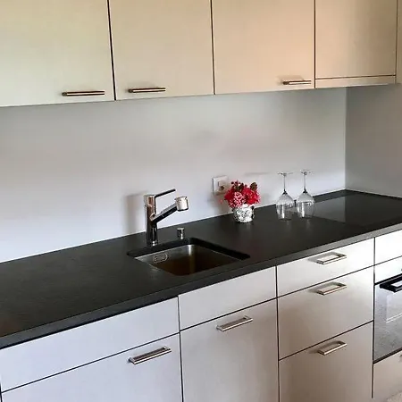 Sleeps 5 Pool Wifi Apartment Breíl