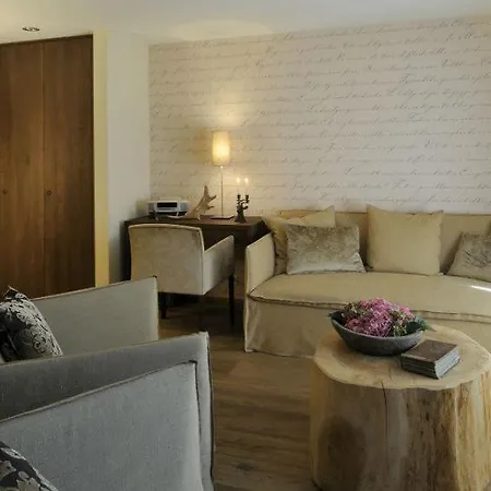 Sleeps 5 Pool Wifi Appartamento