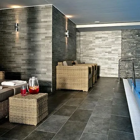 Sleeps 5 Pool Wifi
